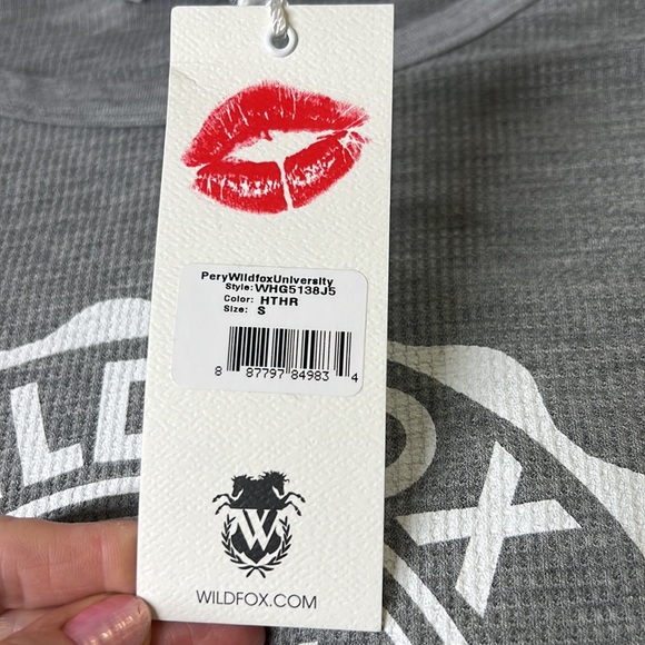 ⭐️Wildfox University pery thermal oversized graphic long sleeve tee nwt sz small - Picture 7 of 10